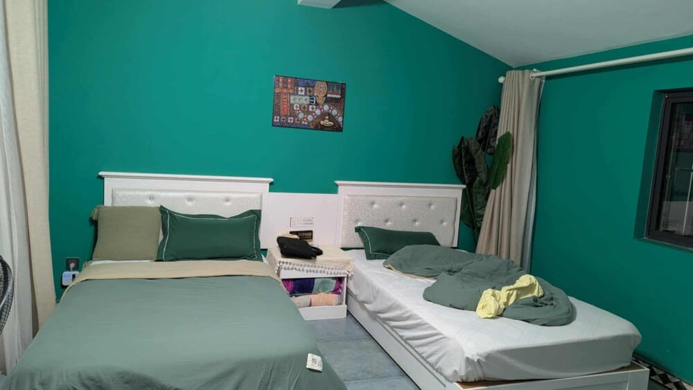 Chambre d’hébergement écologique à Dali, Yunnan, Chine, avec deux lits