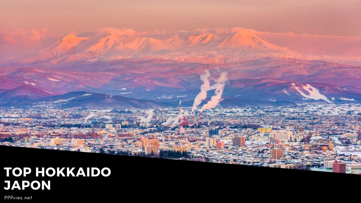 Photo d’un article « Top Hokkaido » avec une montagne de Hokkaidō à la fin de la lumière du soir. Pochette mettant en avant le titre de l’article dans une ambiance crépusculaire