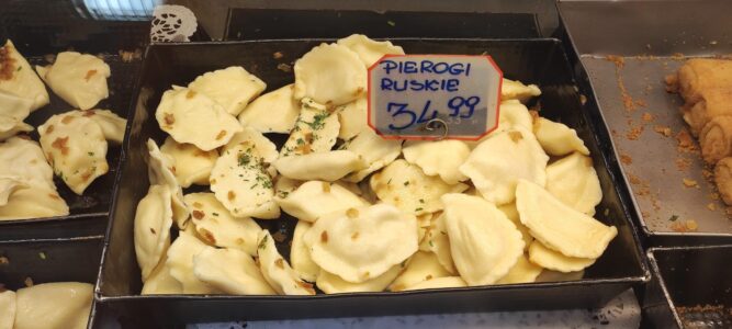 Pierogi en vrac sur le marché de Stary Kleparz à Cracovie