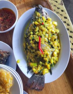 Ikan bakar (poisson grillé)