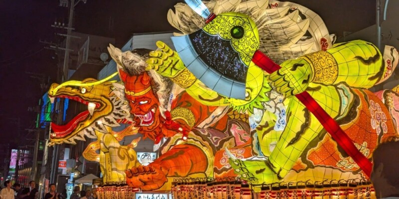 Photographie pendant 2 jours de festival : Scènes locales, chars, défilés & Feux d'Artifice