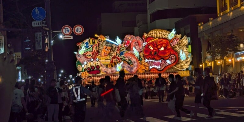 Photographie pendant 2 jours de festival : Scènes locales, chars, défilés & Feux d'Artifice