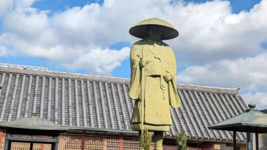 Statue dans le temple Shitennō-ji à Osaka, Japon