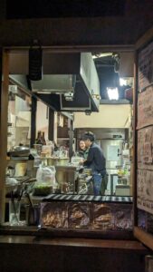 Restaurant japonais typique à Osaka, parfait pour un foodie tour