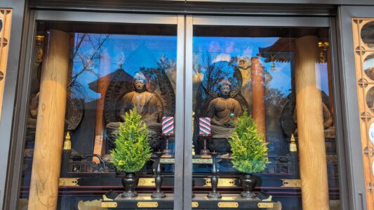 Temple zen à Osaka, un havre de paix avec des jardins zen et une architecture traditionnelle