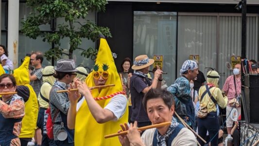 Parade en plein jour