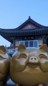 Photographier le temple au bord de la mer à Busan, Corée du sud