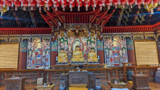 Photographier le temple au bord de la mer à Busan, Corée du sud
